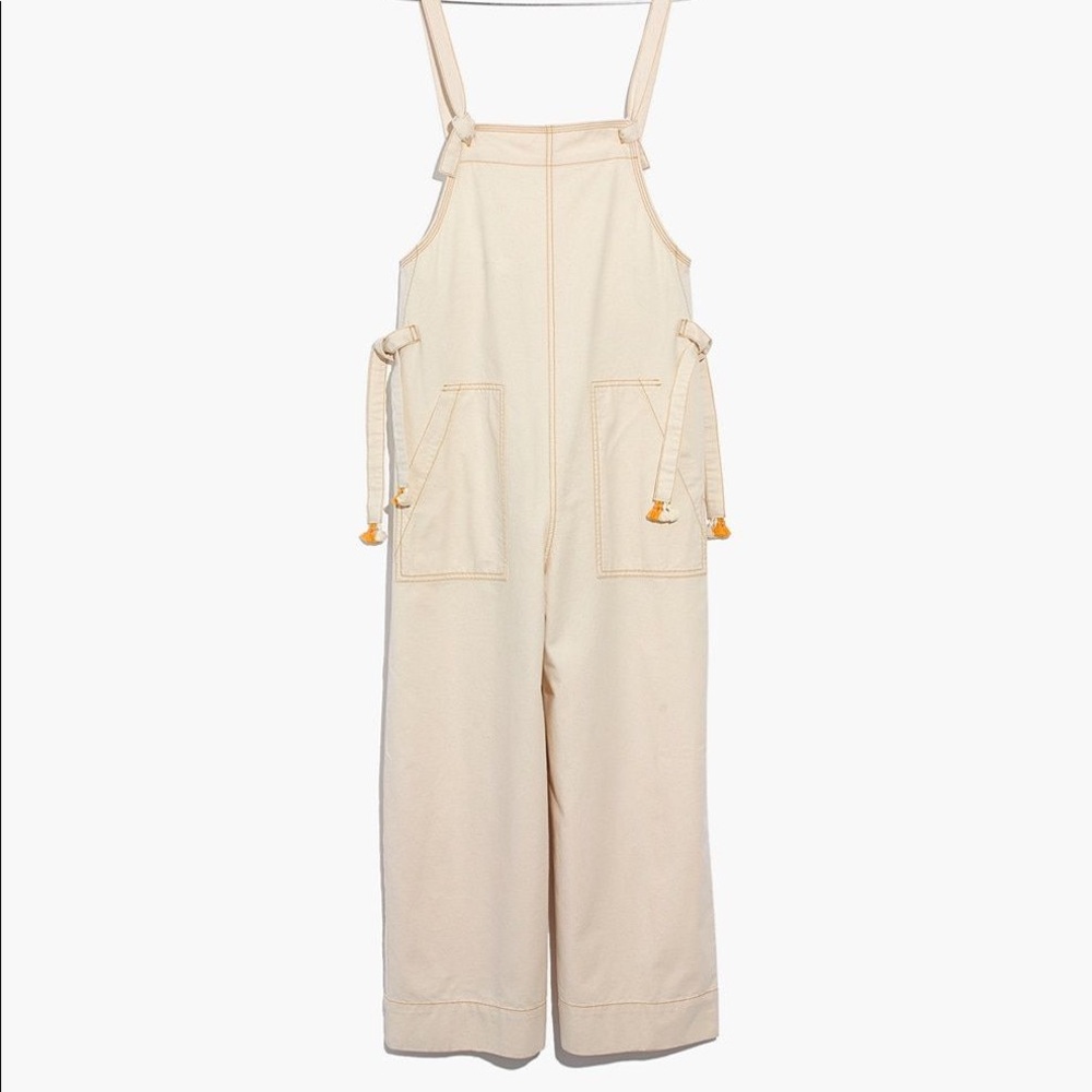 Never worn and do not fit
